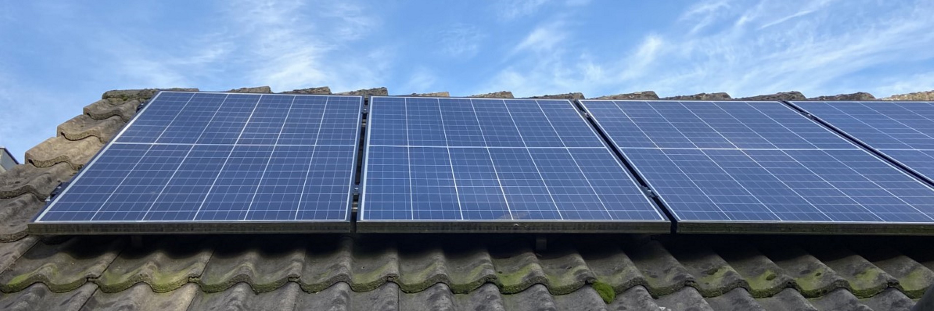 Zonnepanelen op andermans dak